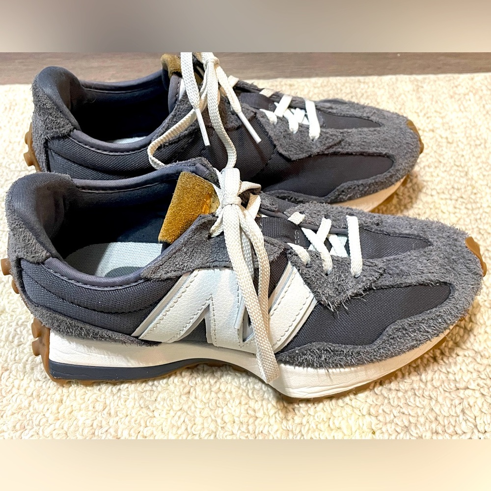 New Balance 327 Magnet White Women's 5.5